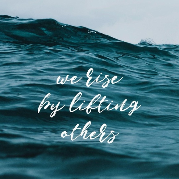 /sold/šÆ Gucci āLove Brittā Interlocking G Pendant with Necklace - Picture 2 of 15